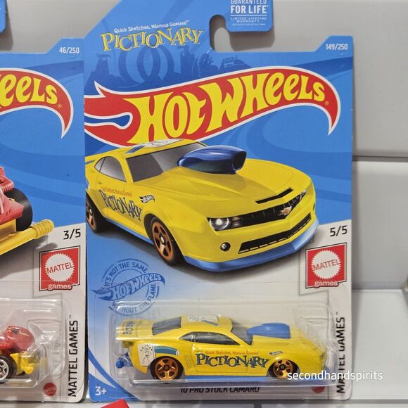 2021 Hot Wheels Mattel Games Uno, Rockem sockem , Pictionary - Picture 2 of 6